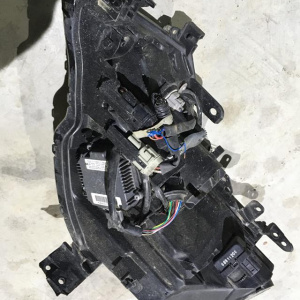 Фара Nissan P4770 прав Fuga PY50