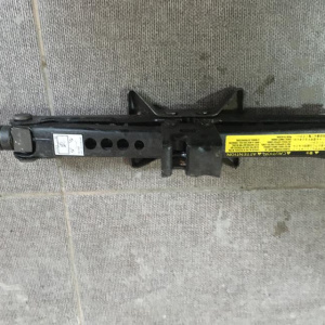 Домкрат Toyota Camry ACV30 09111-AA010 1000 кг.