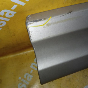 Накладка на дверь Ford Explorer 3 U152/UN152 '2001-2005 перед, прав 1L24-7820200-BLW