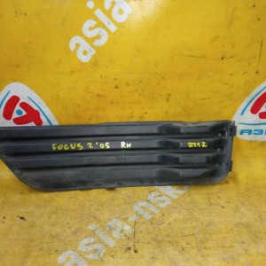 Заглушка в бампер Ford Focus 2 CAP/DA3 '2004-2008 R F 4M51-19952-BE