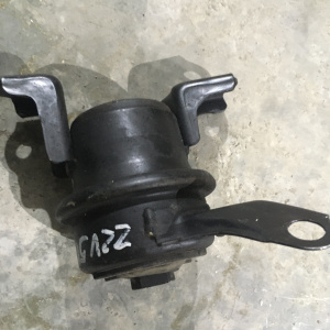 Подушка двигателя Toyota 1ZZ Vista Ardeo ZZT240/ZZT241/ZZV50/ZCT10/ZCT15 перед, прав AV-63071 / 12362-22010