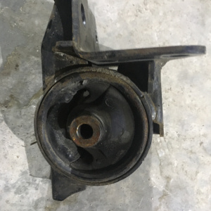 Подушка двигателя Toyota 1ZZ Vista ZZV50 '06.1998-04.2000 перед, лев