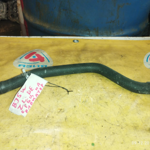 Патрубок радиатора печки Mazda B25F61211A Familia BJ5W ZL с гбц на радиатор печки