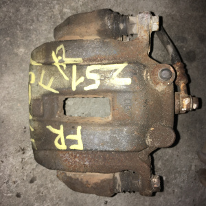 Суппорт Nissan Z51/PNZ51/TNZ51/Z51R Murano перед, прав под диск 320x28 41001-1AA0A