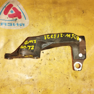 Крепление подушки ДВС Mazda ZL-DE Familia BJ5W '1998- перед, прав B25F39030B ( BC1D )