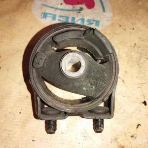 Подушка двигателя Mazda B3/B5 Demio DW3W ДЕФЕКТ РВАНАЯ F D20139050/D06139050B