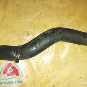 Патрубок  радиатора Toyota 16572-67090 Hiace KZH106-0029905 1KZ R F с двс на основной радиатор