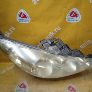 Фара Peugeot 207 A7/WC '2009-2013 прав RHD галоген 89900873 (деф. низ.крепл.) 620697