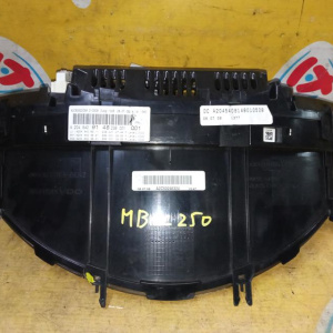 Панель приборов Mercedes C-Class W204 M272E25 '2008 260 km/h Avantgarde A2045409148