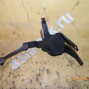 Датчик уровня кузова Toyota Aristo JZS161 R