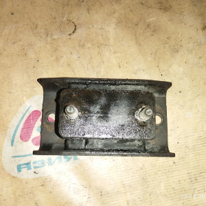 Подушка двигателя Isuzu 6VD1 Wizard UES25W акпп R