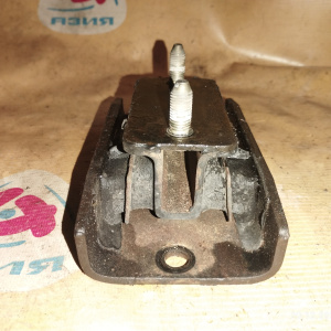 Подушка двигателя Isuzu 6VD1 Wizard UES25W акпп R