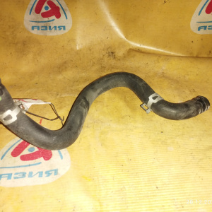 Патрубок радиатора печки Toyota 87245-01090 Voltz ZZE136 1ZZ с головки на радиатор печки