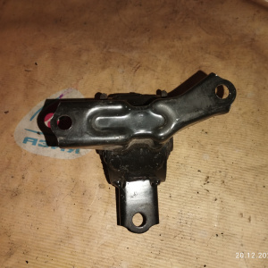 Подушка двигателя Honda J30A Avancier TA3 перед, прав 50820-S87-A81