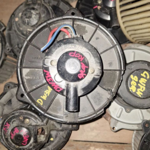 Моторчик печки Mazda DW3W Дефект крепления