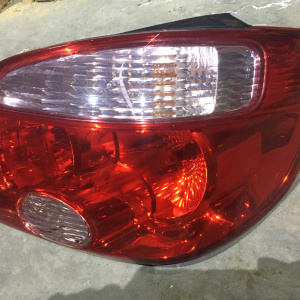 Стоп MITSUBISHI 220-87685 R Airtrek CU4W Красный