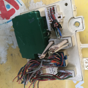 Блок предохранителей Toyota SV30/VZV30 Vista/Camry Prominent 82641-32041