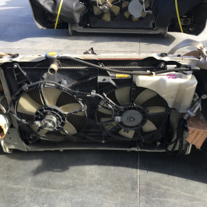 Ноускат Toyota Ipsum ACM21 '2003- дефект крепления фар Фара 44-55 тум.44-34