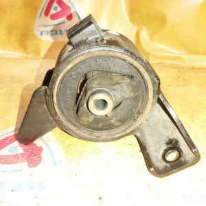 Подушка двигателя Suzuki M18A Aerio RD51S/RC51S перед, прав