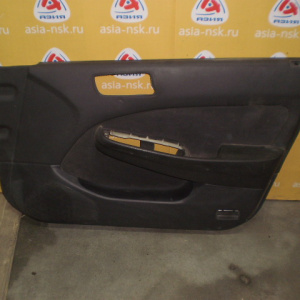 Обшивка двери Honda Accord/Torneo CF4 перед, прав