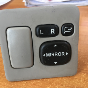 Кнопка регулировки зеркал Toyota 55422-48050 Harrier GSU30