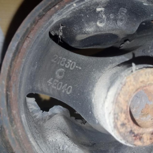 Подушка кпп Kia J3 Bongo 3 PU 2.9 CRDI 126 л.с. Euro 4 2WD 5MTR1 мкпп 21830-4E040 21830-4E020