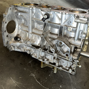 Блок Двигателя Nissan QR25-DE-954776A 4WD есть ржавчина X-Trail TNT31