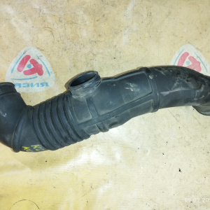 Гофра впускного коллектора Toyota 1KZ Hiace Regius KCH40/KCH46 резиновая 17881-67080