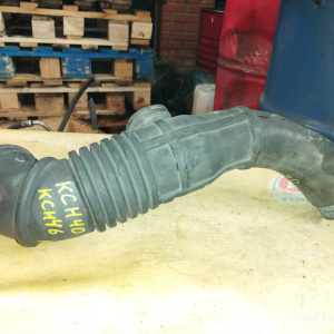 Гофра впускного коллектора Toyota 1KZ Hiace Regius KCH40/KCH46 резиновая 17881-67080