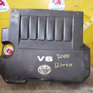 Накладка декоративная на двс Toyota 2GR-FE RAV4 GSA30 чёрного цвета, без скоса