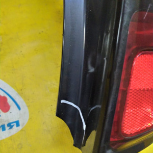 Стоп TOYOTA P1470 (01-20) R Voltz ZZE136 ДЕФЕКТ КОРПУСА