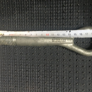 Крюк буксировочный Nissan