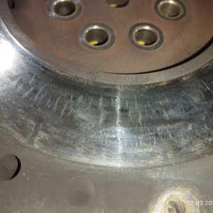 Маховик Mitsubishi 4G63 RVR N23W m/t ПРЯМОЙ 7 болтов, + корзина DOHC диаметр диска 216 мм. ДЕФЕКТ ТРЕЩИНЫ ( 63SK ) MD188159 / MD188160