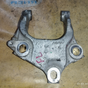 Крепление подушки ДВС Honda L13A Fit GE6 CVT перед, лев 50TF0