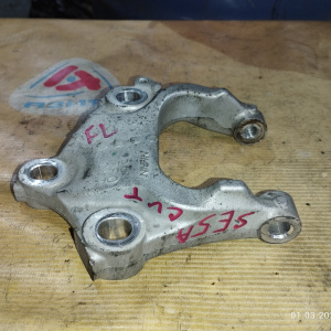 Крепление подушки ДВС Honda L13A Fit GE6 CVT перед, лев 50TF0