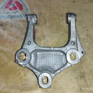 Крепление подушки ДВС Honda L13A Fit GE6 CVT перед, лев 50TF0