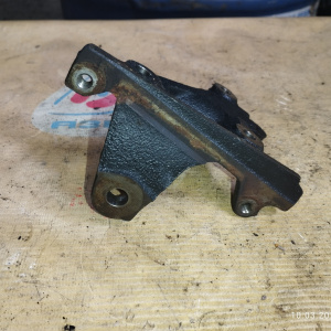 Крепление генератора Toyota 7A-FE Corona Premio AT211/AE115/AT191 чугун., верхний 12511-16110