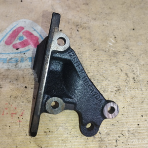 Крепление генератора Toyota 7A-FE Corona Premio AT211/AE115/AT191 чугун., верхний 12511-16110
