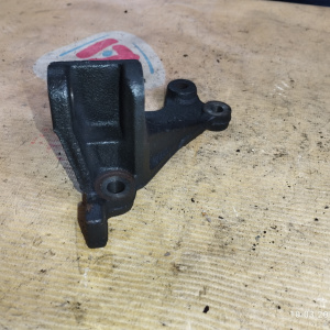 Крепление генератора Toyota 7A-FE Corona Premio AT211/AE115/AT191 чугун., верхний 12511-16110