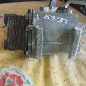 Компрессор кондиционера Mitsubishi 4G69 Grandis NA4W диаметр шкива 105 мм. MR958135