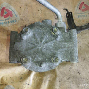 Компрессор кондиционера Mitsubishi 4G69 Grandis NA4W диаметр шкива 105 мм. MR958135