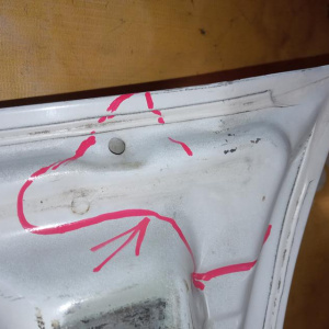 Капот Kia Bongo 3 PU/HD '2004- с эмблемой (дефект справа сверху замят, тычки)