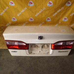 Крышка багажника HONDA Torneo CF3 '1997-2000 вст.R2223 розовая  (без замка)