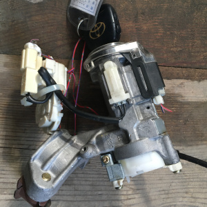 Замок зажигания Toyota #ZT24#/#ZE12# Allion/Premio/Corolla Spacio/Caldina дефект конт.группы 45020-33-6