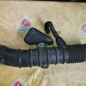 Гофра впускного коллектора Toyota 3GR-FSE Crown GRS200 резиновая 17880-31180 / 17881-31200