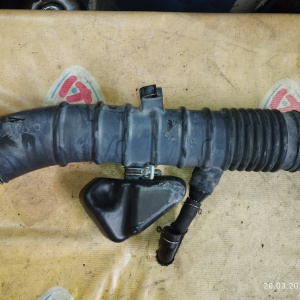 Гофра впускного коллектора Toyota 3GR-FSE Crown GRS200 резиновая 17880-31180 / 17881-31200