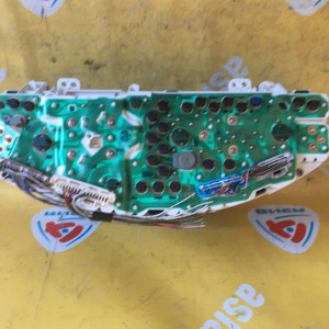 Панель приборов Toyota Vista SV40 83100-32590