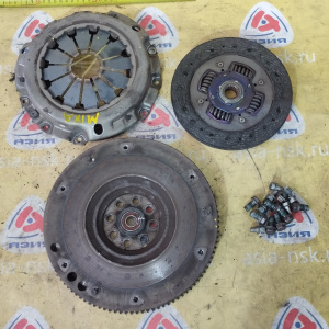 Маховик Suzuki M16A/M18A Aerio/Liana RB21S/ZC31S 2WD m/t + корзина ( диск 200 мм. ) 1262054G00