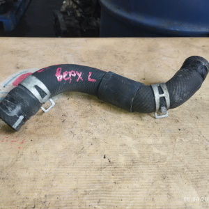 Патрубок  радиатора Mazda FP4715186B Premacy/Familia CP8W/BJ5W FP L F верх