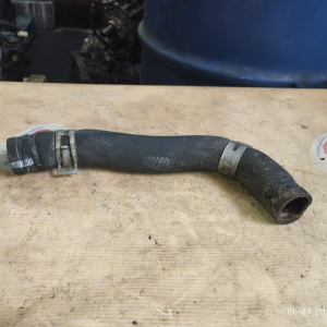 Патрубок  радиатора Mazda FP4715185B Premacy/Familia CP8W/BJ5W FP R F низ